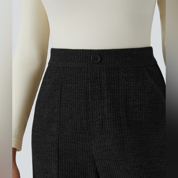 High Waisted Decorative Button Multiple Pockets
Knit Waffle Casual Cargo… - Picture 4 of 8